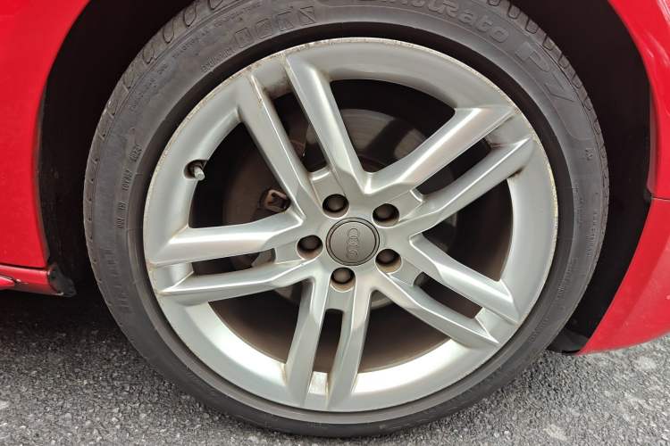 Used Audi A5 2014 Sportback 45 TFSI quattro Right Front Wheel Hub