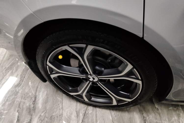 Used Nio ET5T 2024 75kWh Touring Right Rear Wheel Hub