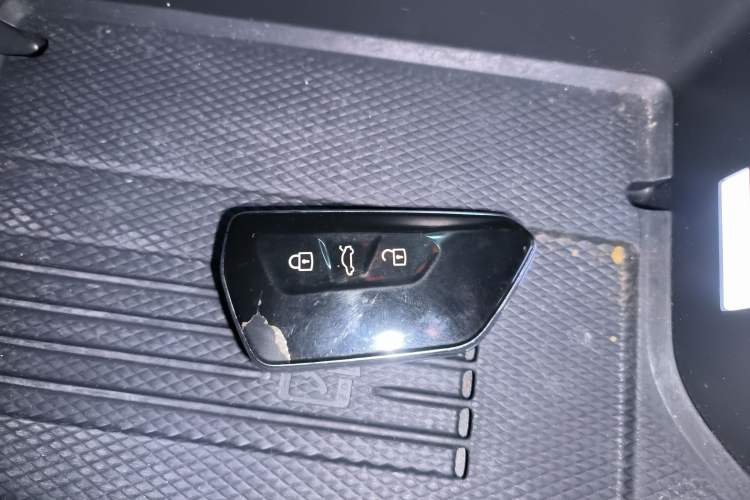 Used Volkswagen ID.7 VIZZION 2024 AIR model Vehicle Key