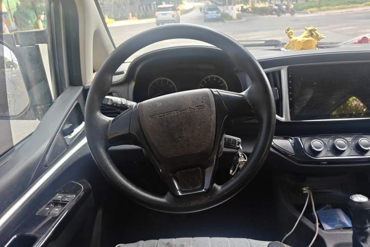 Used FORTHING Lingzhi 2019 M5L 1.6L 7-Seater Base Model China VI Standard