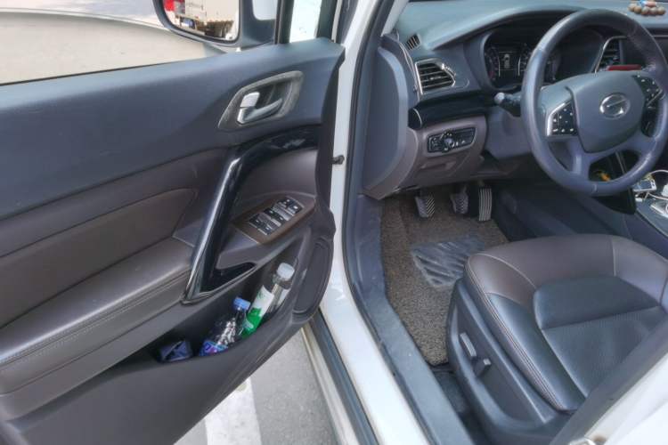 Used GAC Trumpchi GS4 2017 235T Manual Two-Wheel Drive Luxury Edition Driver Seat