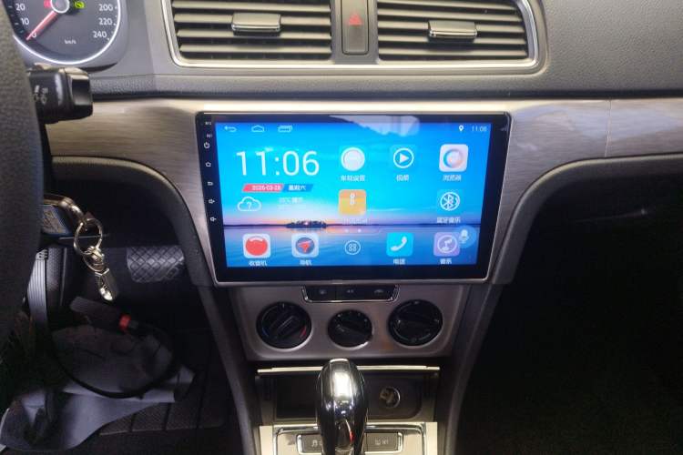 Used Volkswagen Lavida 2013 Restyled Classic 1.6L Automatic Comfort Edition Audio And AC Panel