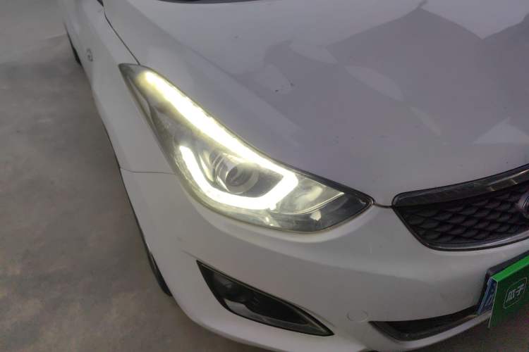 Used Hyundai Elantra (5th Generation / Langdong) 2016 1.6L Automatic Smart Version