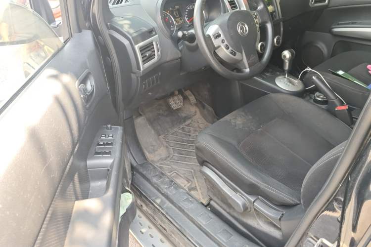 Used Dongfeng Fengdu MX6 2015 2.0L CVT Two-Wheel Drive All-Around Version Driver Seat