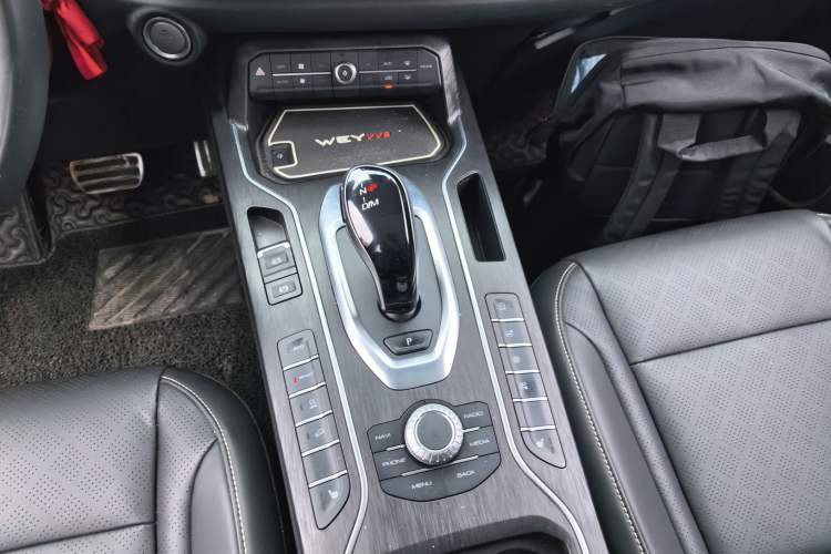 Used Wey VV6 2018 2.0T Two-Wheel-Drive Ultra-Luxury Version China V Standard