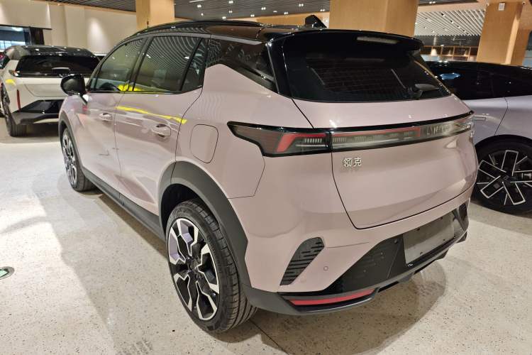 Used Lynk & Co 06 EM-P 2023 EM-P 126 Long-Range Halo Exterior 2