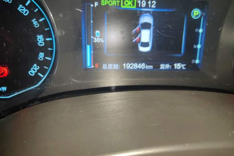 Used BYD e5 2016 300 Luxury Edition Odometer Close Up