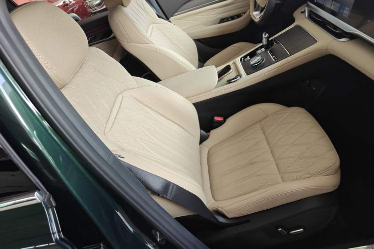 Used Geely Auto Monjaro L 2025 Dongfang Yao 2.0TD Automatic All-Wheel-Drive Wangyue Edition Right Front Seat