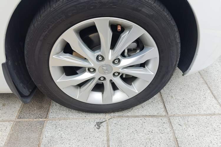 Used Hyundai Elantra (5th Generation / Langdong) 2016 1.6L Manual Luxury Model
