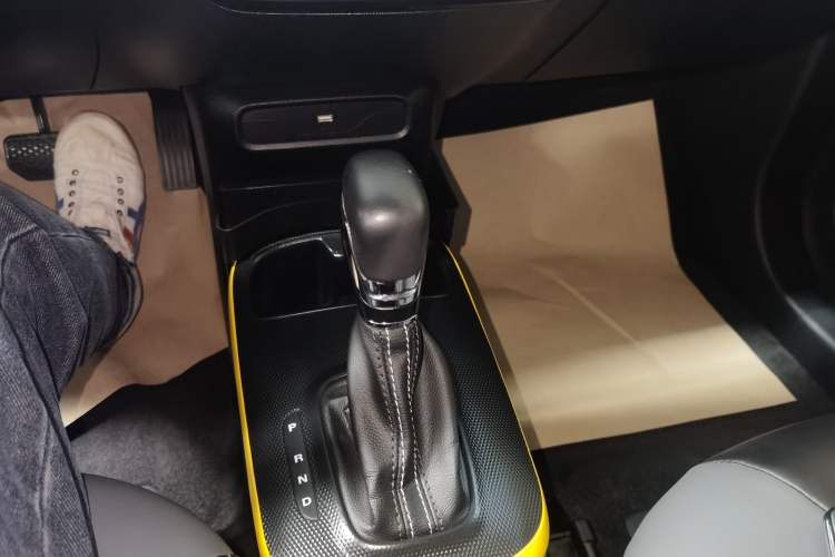 Used Roewe Clever 2022 311km QiQi BoBo Edition Gear Lever