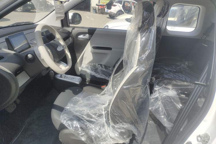 Used CHANGAN NEVO Lumin 2025 301km Honey Dew Edition Left Front Seat