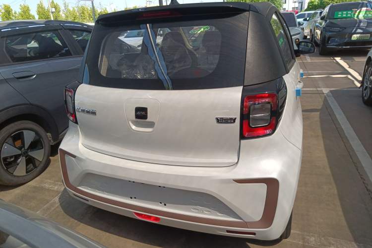 Used JAC Yiwei E10X 2024 Charming Edition 301km Lite