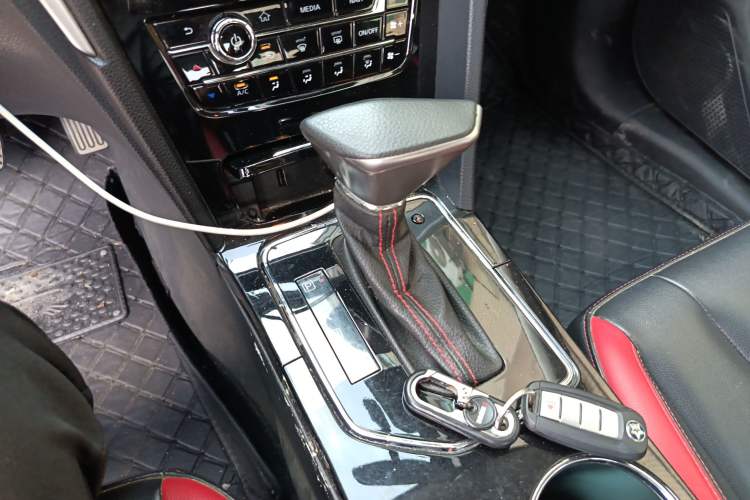 Used Venucia D60 2019 1.6L XL CVT Smart Connect Elite Edition