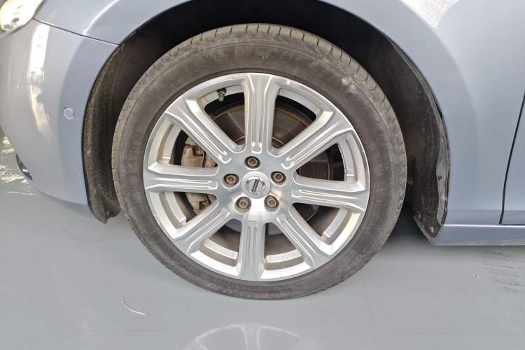 Used Volvo V40 2018 T3 Zhiya Edition Left Front Wheel Hub