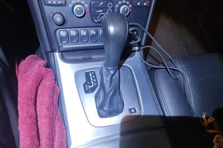 Used Volvo XC Classic 2014 T5 Luxury Edition Gear Lever