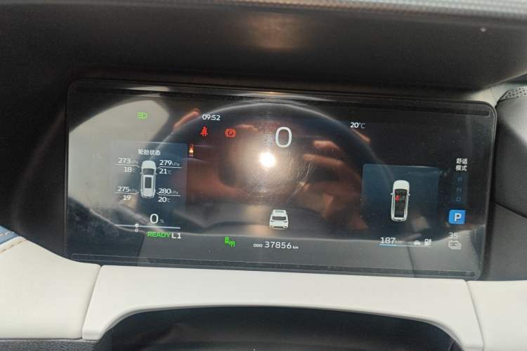 Used Livan 9 2023 470 km Founder Edition Instrument Cluster