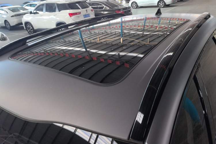 Used Kia Sportage (Chinese Domestic Model) 2023 2.0T Two-Wheel Drive Flagship Edition Roof