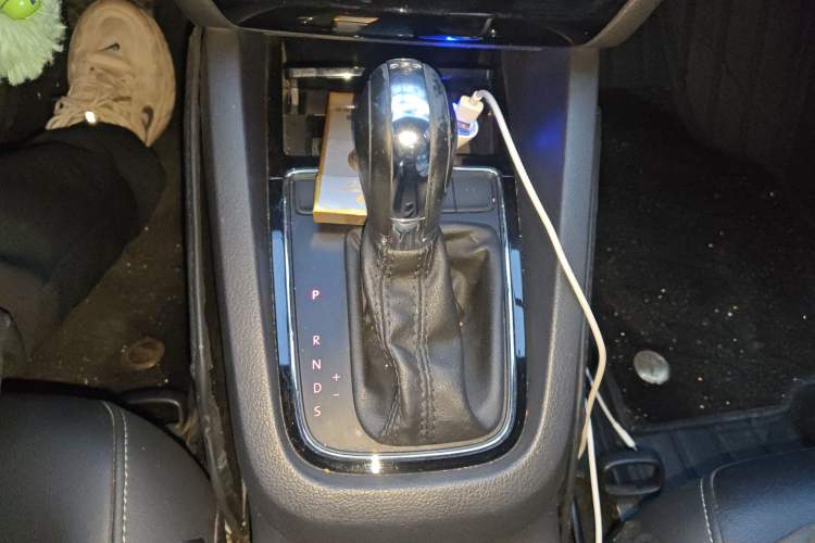 Used Volkswagen Sagitar 2015 230TSI Automatic Comfort Version