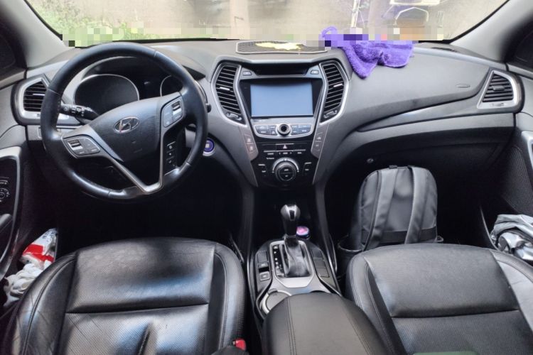 Used Hyundai Santa Fe 2015 2.0T Automatic Two-Wheel Drive Smart Version 5 Seats