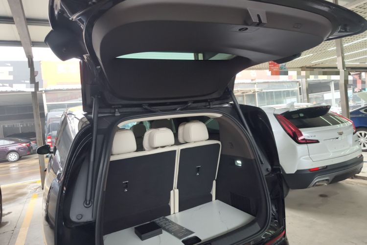 Used Li Auto MEGA 2024 Ultra Model
