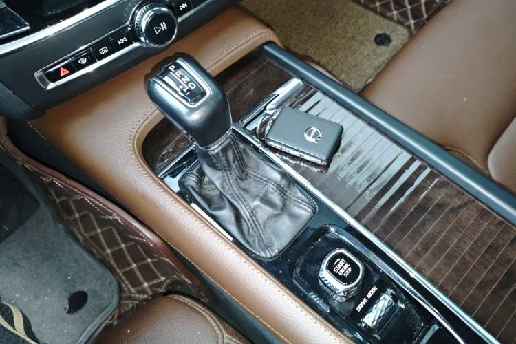 Used Volvo S90 2018 T4 Zhiyuan Edition
