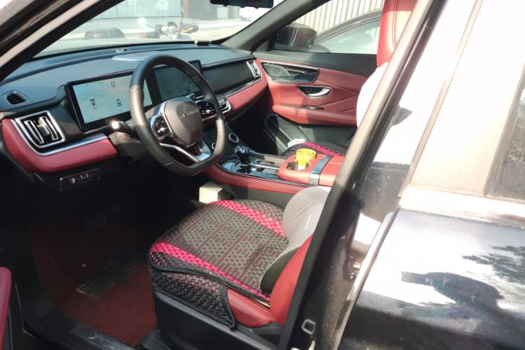 Used JETOUR X70 PLUS 2025 1.5T Luxury Edition 7-Seater