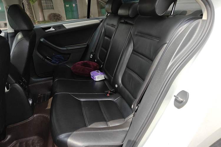 Used Volkswagen Sagitar 2012 1.4TSI Automatic Luxury Edition Left Rear Seat