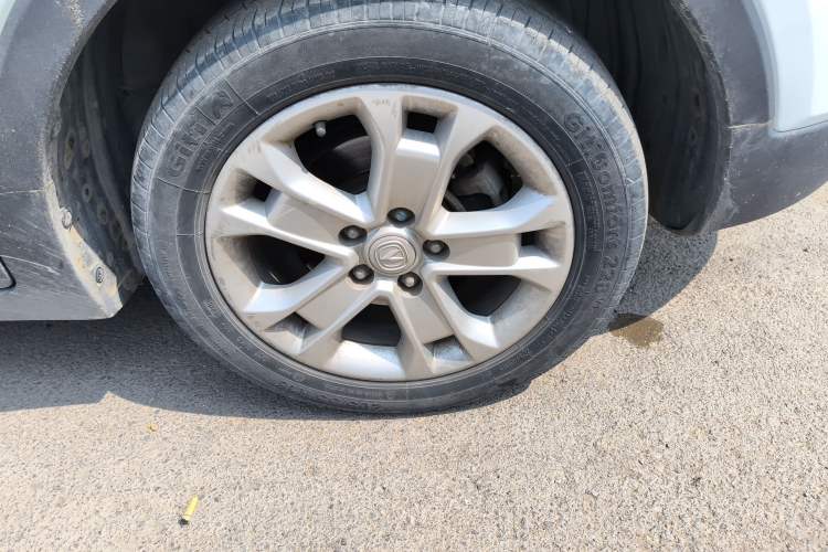 Used CHANGAN CS15 2016 1.5L Manual Fashion Edition Right Front Wheel Hub