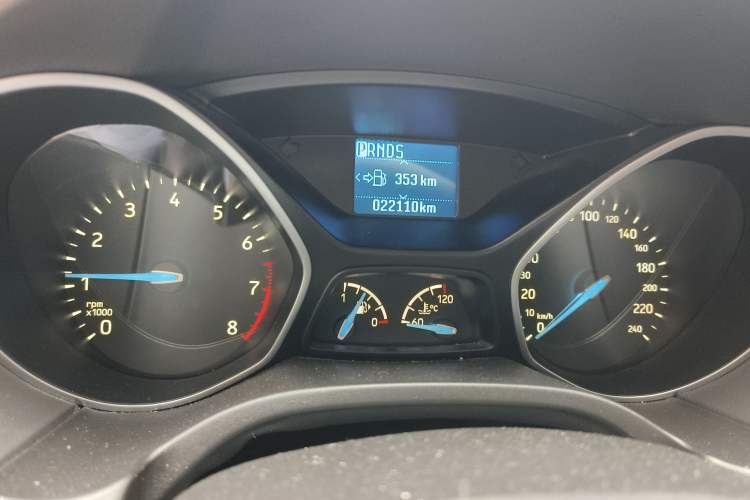 Used Ford Focus 2017 Hatchback 1.6L Automatic Fashion Edition Smart Drive Version
