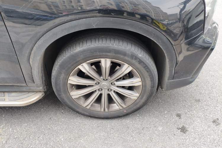 Used GAC Trumpchi GS8 2020 390T Two-Wheel Drive Luxury Smart Connectivity Version (7 Seats) Right Front Wheel Hub