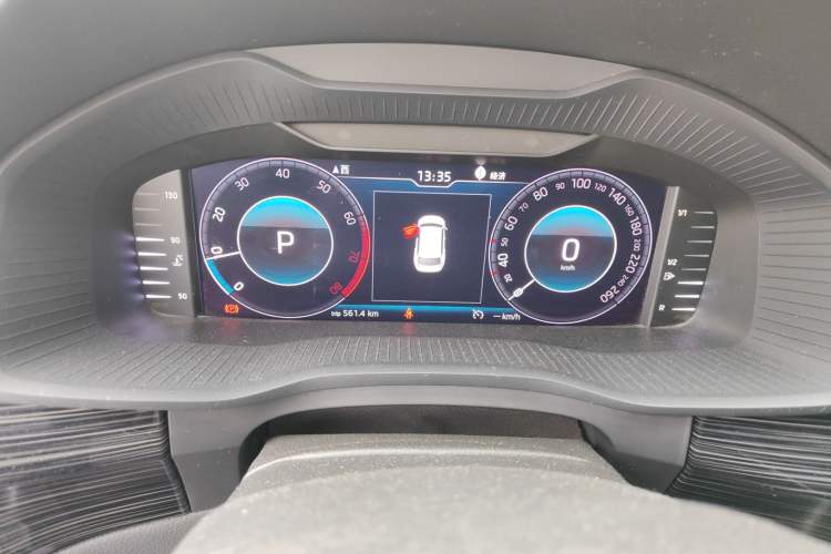 Used Skoda Kodiaq 2019 Facelifted TSI330 7-Seater Two-Wheel-Drive Luxury Enjoyment Edition China VI Standard Instrument Cluster