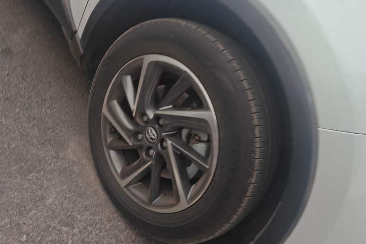 Used Toyota C-HR 2021 2.0L Luxury Edition Right Front Wheel Hub