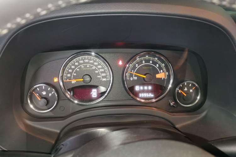 Used Jeep Compass 2014 Revised Version 2.4L Four-Wheel Drive Comfort Edition Instrument Cluster