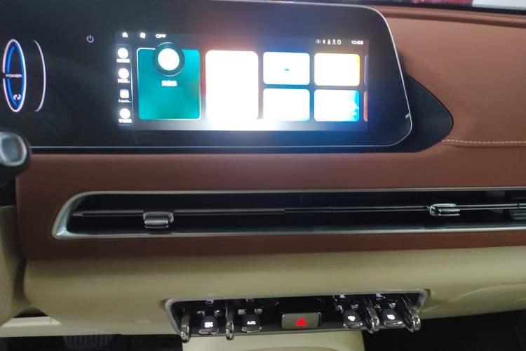 Used ORA Good Cat 2022 Morandi Edition 400km Standard Range Two-Week Young Enjoyment Version Lithium Iron Phosphate