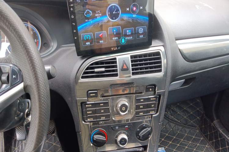 Used Brilliance H530 2014 1.6L Manual Comfort Model Audio And AC Panel