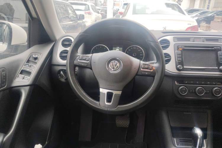 Used Volkswagen Tiguan 2013 1.8TSI Automatic Two-Wheel Drive Luxury Model Steering Wheel