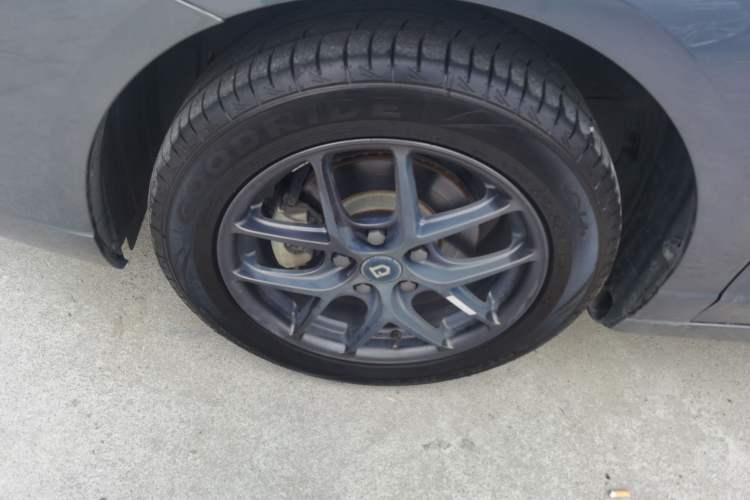 Used Roewe i5 2021 1.5L CVT Diamond Edition Left Front Wheel Hub