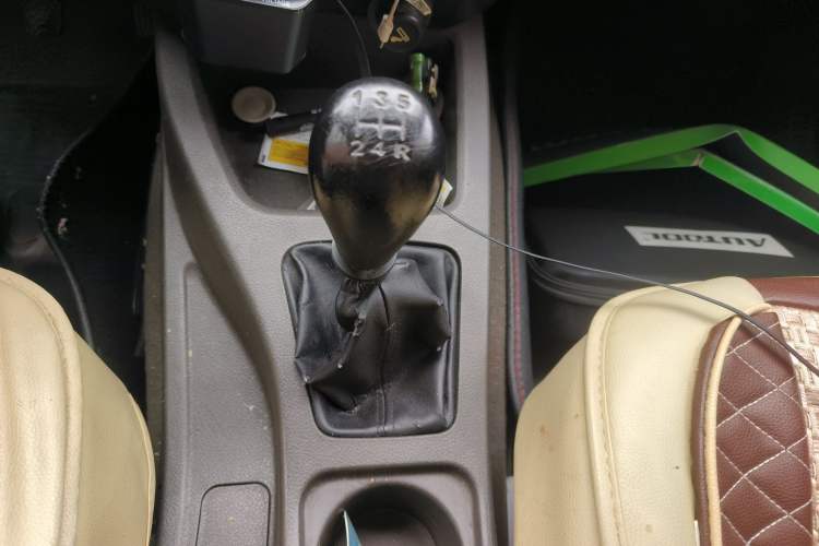 Used Wuling Rongguang V 2015 1.5L Standard Version Gear Lever