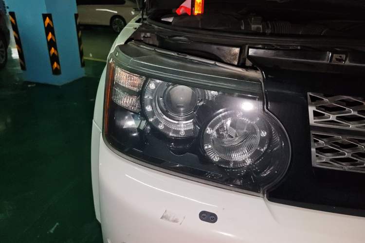 Used Land Rover Range Sport 2011 3.0 TDV6 Diesel Version Right Front Headlight