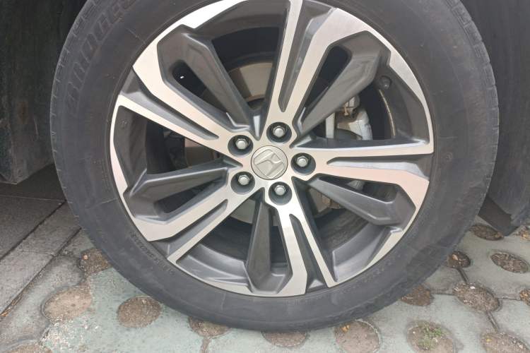 Used Honda UR-V 2020 240TURBO Two-Wheel Drive Zhiyue Version Right Front Wheel Hub