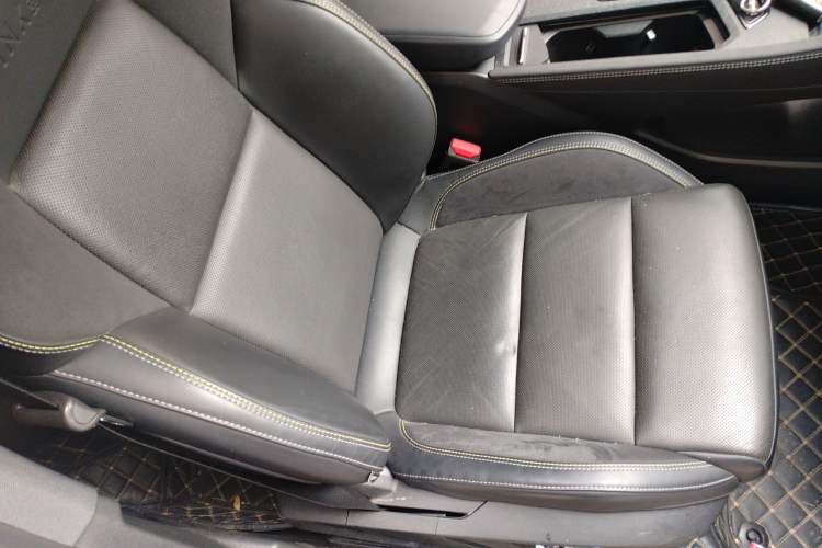 Used Lynk & Co 03 2023 1.5TD DCT JingPro Right Front Seat