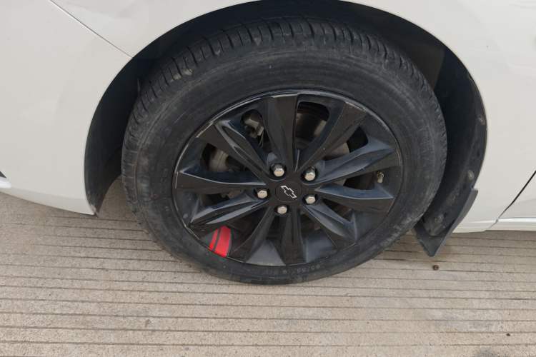 Used Chevrolet Monza 2020 Light Hybrid Redline 320T Dual-Clutch Thrilling Edition Left Front Wheel Hub