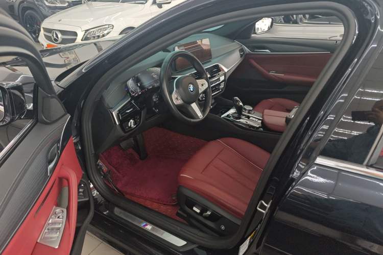 Used BMW 5 Series New Energy 2021 535Le Pioneer Edition M Sport Package Left Front Seat