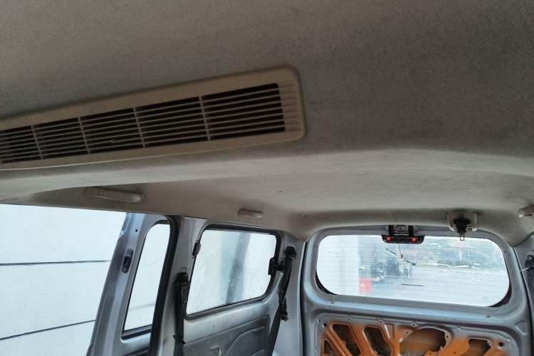Used Wuling Rongguang V 2015 1.5L Standard Version
