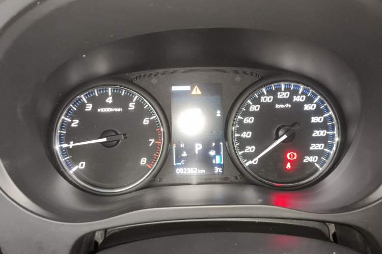 Used Mitsubishi Outlander 2019 2.4L 4x4 Zhi Xiang Edition 7 Seats China V Emission Standard