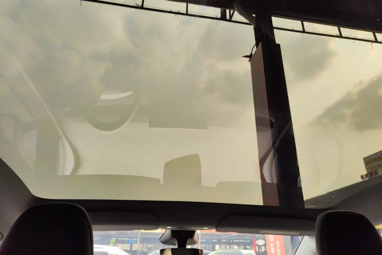 Used Tesla Model Y 2025 Rear-Wheel-Drive Version
