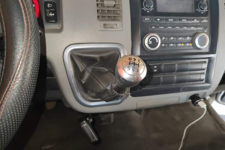 Used Foton Scenic G7 2016 2.8T Commercial & Travel Version Short Wheelbase High Roof – 493ZLQ4