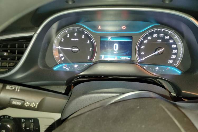 Used Buick GT 2016 15N Automatic Elite Edition Odometer Close Up