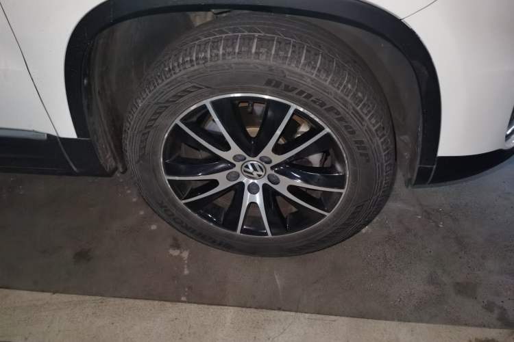 Used Volkswagen Tiguan 2016 300TSI Automatic Two-Wheel Drive Luxury Edition Right Front Wheel Hub