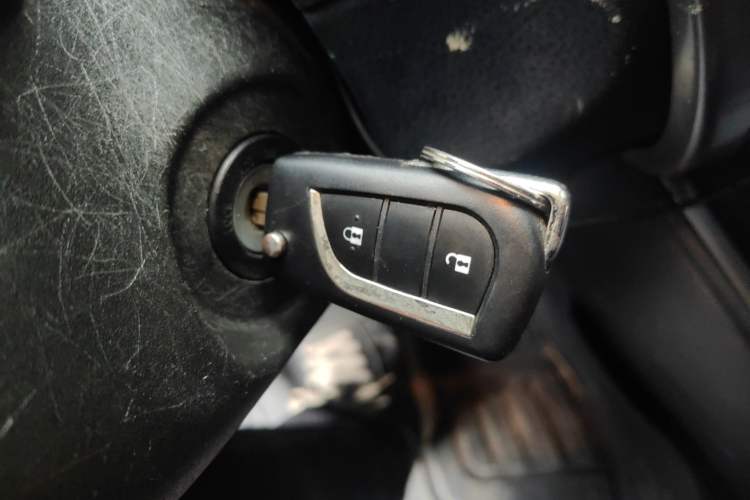 Used Toyota YARiS L Zhi Xuan 2015 1.5E Automatic Charm Edition
